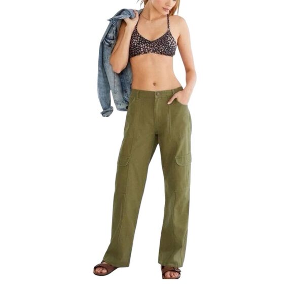 Aeropostale Women's Relaxed Fit Mid Rise Straight Leg Utility Cargo Pant Size M - Picture 4 of 11